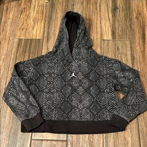🏀 Jordan brand girls’ long sleeve hoodie